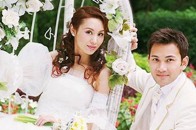 Chuyện tình 'đôi đũa lệch' của tiểu thư 'ngậm thìa vàng' cưới bạn diễn kém danh tiếng