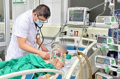 Bác sĩ chỉ ra 3 sai lầm khiến người mắc cúm mùa rơi vào nguy kịch