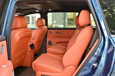 SUV 6 chỗ ông suất công suất 313 mã lực, trang bị tiên tiến, giá gần 700 triệu đồng