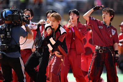 BTS đồng loạt 'ngược dòng' trên các bảng xếp hạng toàn cầu hậu World Cup 2026