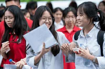 Tranh luận về kỳ thi tốt nghiệp THPT: Vì sao Bộ GD-ĐT vẫn muốn duy trì?