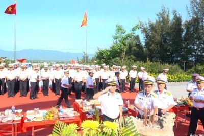 Xúc động lễ dâng hương tưởng niệm các Anh hùng liệt sĩ Gạc Ma