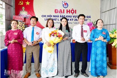 Kiện toàn nhân sự Chi hội Nhà báo khu vực Rạch Giá