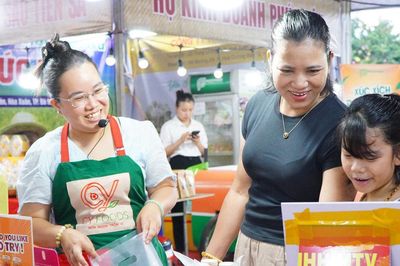 Phường Hòa Xuân khai mạc chợ phiên 'Làng trong phố'