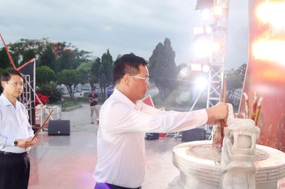 Đà Nẵng thắp nến tri ân các anh hùng liệt sĩ