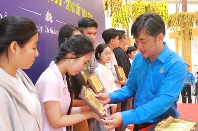 Hơn 730 con công nhân lao động được tuyên dương Học giỏi, sống tốt