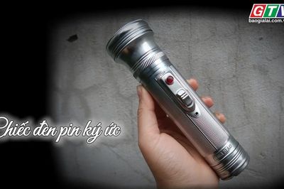 Ngăn ký ức: Chiếc đèn pin ký ức