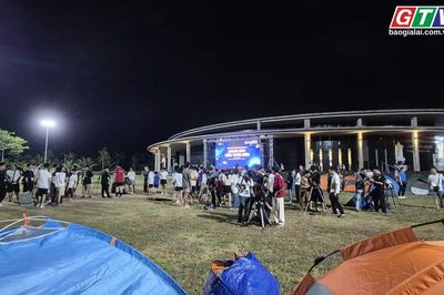 Độc đáo chương trình cắm trại thiên văn