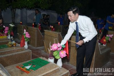 Thắp nến tri ân các Anh hùng liệt sĩ
