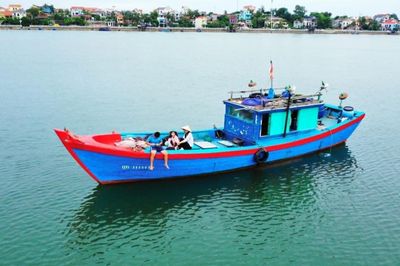 Gió mặn ngang sông