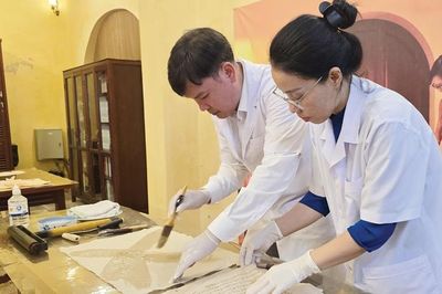 Hồi sinh tư liệu cổ