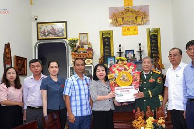 Đắk Lắk: Tổ chức thăm, tặng quà người có công với cách mạng tiêu biểu