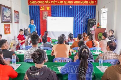 Đất Mũi đẩy mạnh phân loại rác thải tại nguồn