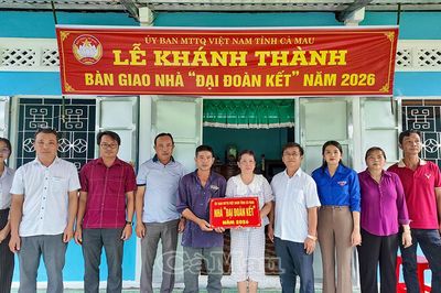 Phường Láng Tròn bàn giao 12 căn nhà Đại đoàn kết