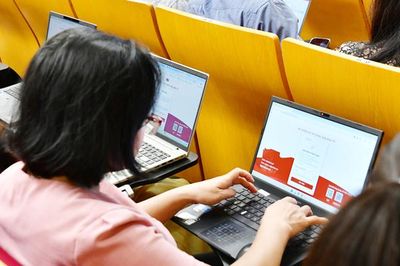 Củng cố, xây dựng tổ chức cơ sở đảng và nâng cao chất lượng đội ngũ đảng viên trong giai đoạn mới