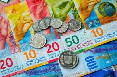 Tỷ giá ngoại tệ ngày 26/7: USD bán ra 26.510 đồng/USD, franc Thụy Sĩ gần 32.750 đồng