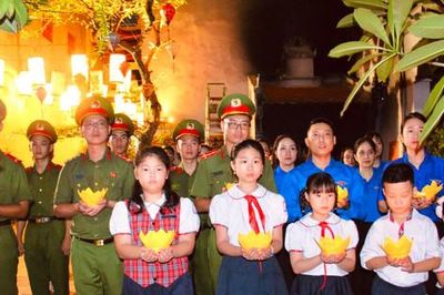 Tuổi trẻ Thủ đô đồng loạt thắp nến tri ân Anh hùng liệt sĩ