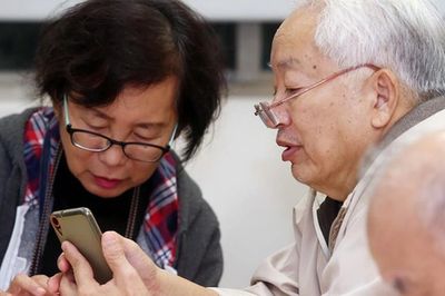 Người sau 50 tuổi càng đọc càng thấm: 3 cách sống giúp tuổi già an yên