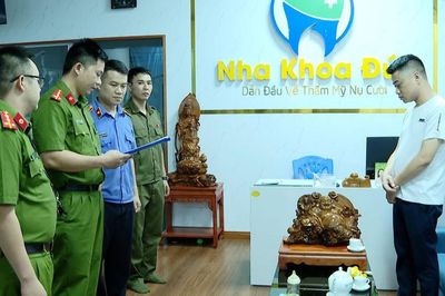 Không phải bác sĩ vẫn mở phòng khám và 'điều trị' cho bệnh nhân
