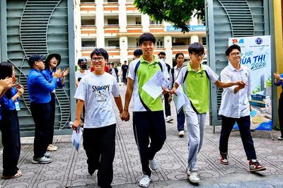 Tỷ lệ đỗ hơn 99%, có nên bỏ thi tốt nghiệp THPT?