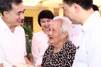 Những hình ảnh ý nghĩa trong chương trình tri ân người có công ở Bắc Ninh