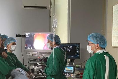 'Chúng ta đang bỏ lỡ 'thời điểm vàng' điều trị ung thư khi có triệu chứng mới đi khám'