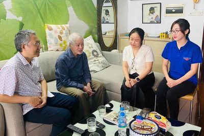 Viện Sốt rét - Ký sinh trùng - Côn trùng TW thăm, tri ân gia đình anh hùng, liệt sĩ GS.BS Đặng Văn Ngữ