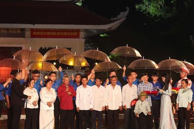 Xúc động những khoảnh khắc tri ân liệt sĩ tại cầu truyền hình 'Sao sáng dẫn đường'