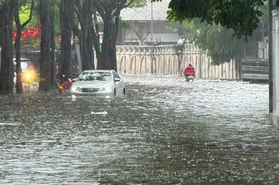 Hà Nội nhiều điểm ngập sau trận mưa lớn trưa nay là do mưa vượt quá năng lực thoát nước