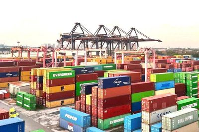 Nâng tầm logistics Việt