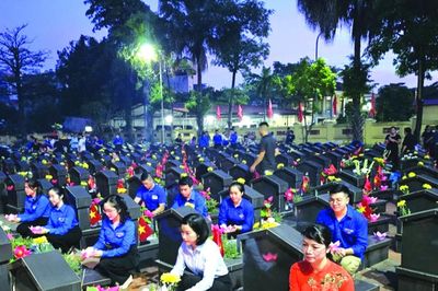 Tháng Bảy - ký ức Trường Sơn