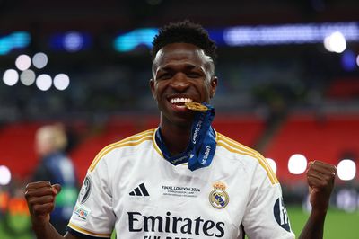 Vì sao Real Madrid cần bán gấp Vinicius trong hè này?