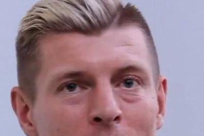 Kroos nói gì về cách Real Madrid mua sắm