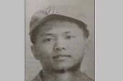 Dấu chân nhà thơ khuyết gót