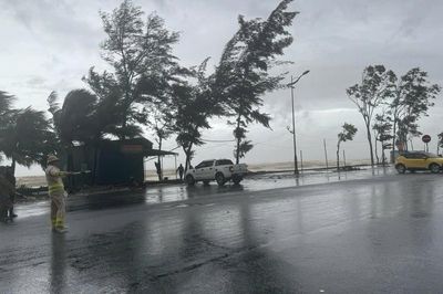 Chủ động ứng phó với mưa lớn, lốc, sét, mưa đá, lũ quét, gió mạnh trên biển khu vực Trung và Nam Bộ