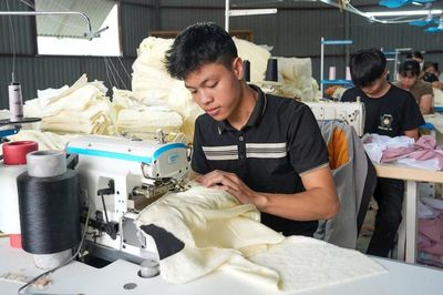 Thanh khoản căng, lãi suất khó hạ