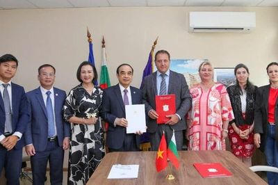 Việt Nam-Bulgaria mở rộng hợp tác trong đào tạo, nghiên cứu y khoa và dược phẩm