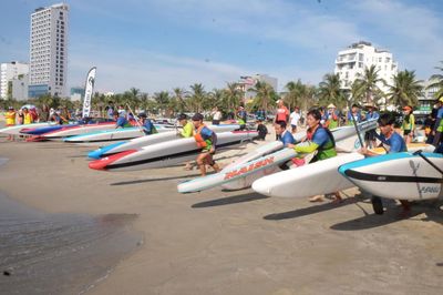 Gần 100 VĐV tranh tài tại Giải chèo Sup Sơn Trà - Đà Nẵng năm 2026