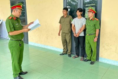 Bắt tạm giam đối tượng chém người