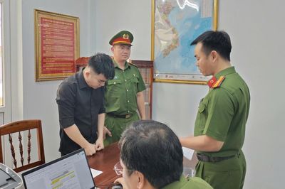 Quản lý 'thụt két' cửa hàng