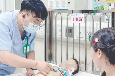 Trẻ mắc Adenovirus tăng cao: Diễn tiến nặng vì nhập viện muộn