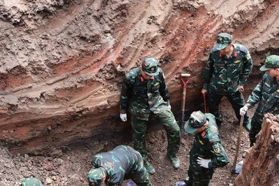 Quy tập thêm 8 bộ hài cốt liệt sĩ tại Công viên Lê Thị Riêng