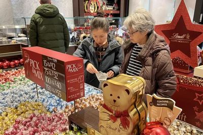 Giá cacao đã giảm mạnh, nhưng những ông lớn ngành socola lại theo đuổi một hướng đi khác