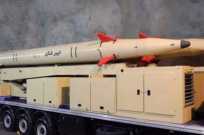Hé lộ tên lửa đạn đạo đáng gờm của Iran