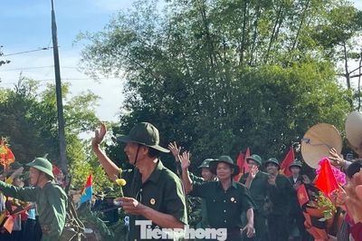 Rộn ràng sống lại ký ức 'bộ đội về làng'