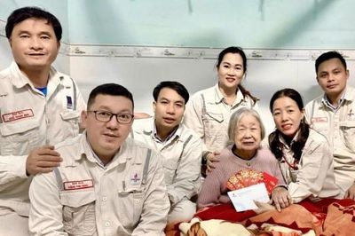 'Những người con lọc dầu' cùng lời hứa với Mẹ Việt Nam Anh hùng Phạm Thị Nhung