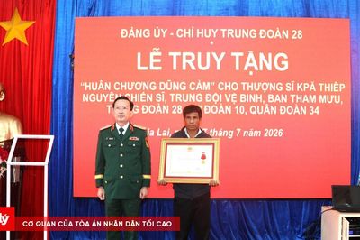 Chủ tịch nước truy tặng Huân chương Dũng cảm cho Thượng sĩ Kpă Thiêp