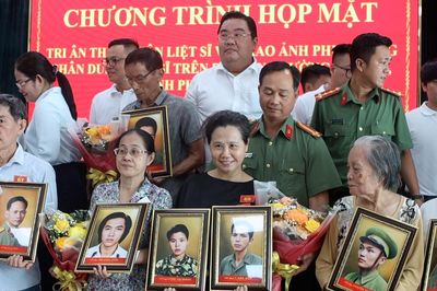 Những bức ảnh liệt sĩ sau phục dựng khiến thân nhân vỡ òa cảm xúc