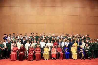 Phó Chủ tịch Quốc hội Nguyễn Thị Thanh gặp mặt Đoàn đại biểu người có công với cách mạng tiêu biểu