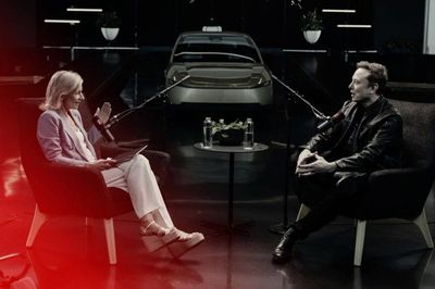 Elon Musk và màn 'khẩu chiến' nảy lửa trong cuộc phỏng vấn với The Economist